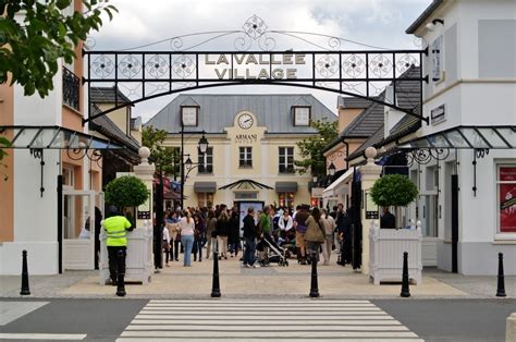 outlet la vallée de village paris.